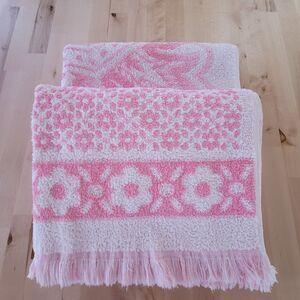 Vtg Martex Bath Towel Set Pink Flowers Geometric Cotton Groovy BOHO Made in USA
